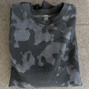 H&M Unisex Medium Black Camo Long Sleeve Crew
